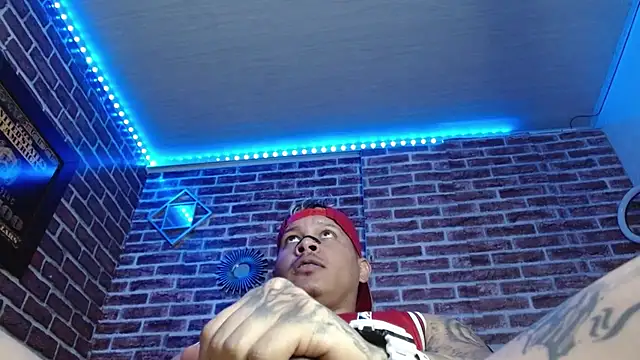 แชท XXX สดของ jordan_bigcock_