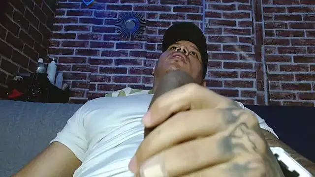 XXX chat uživo modela jordan_bigcock_