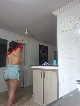 karla-bruni XXX чат на живо