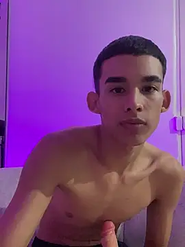 צ'אט XXX בשידור חי של Paulosex12