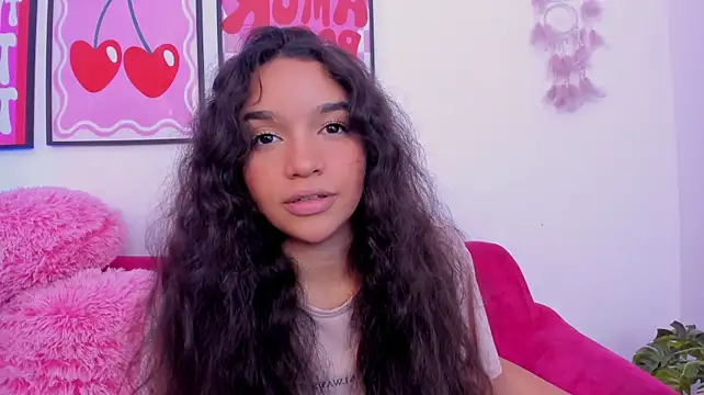 Chatroom XXX en direct de Velvett_7
