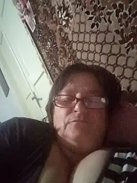 Chatroom en direct de MilaCold5443