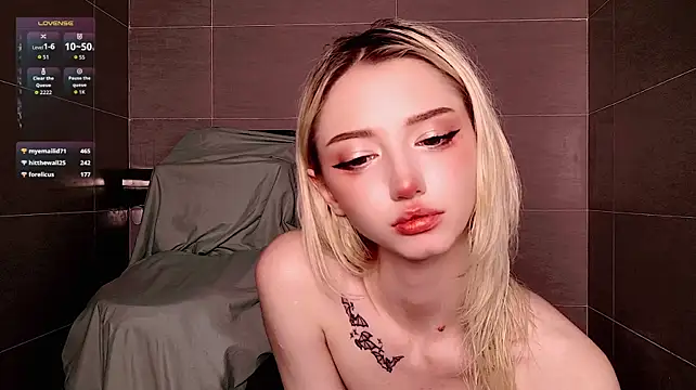 FoxyChpoxi's Webcam Show