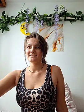 צ'אט XXX בשידור חי של Nika_aa