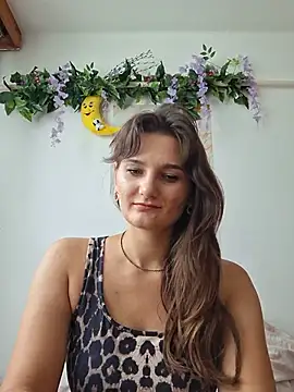 Chat +18 de Nika_aa ao vivo