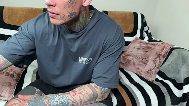 Show modela Anubisgods na web-kameri