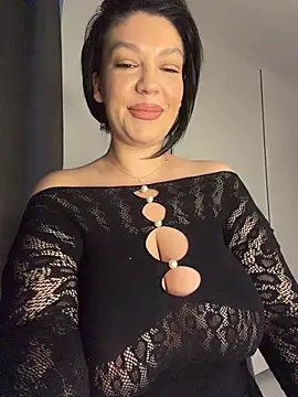ClaraPasssion Show in webcam