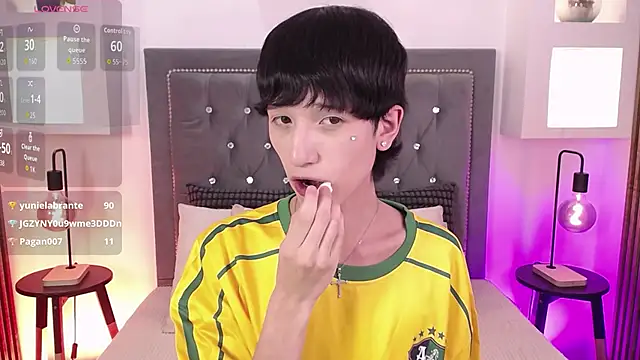 Emo_Boy_ Adlı Modelin Web Kamerası Şovu