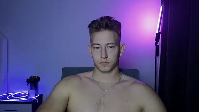find0m_master's Webcam Show