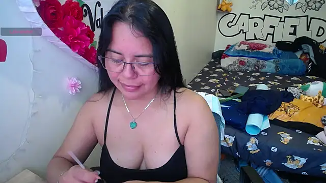 Miss__kendra_ live XXX chat