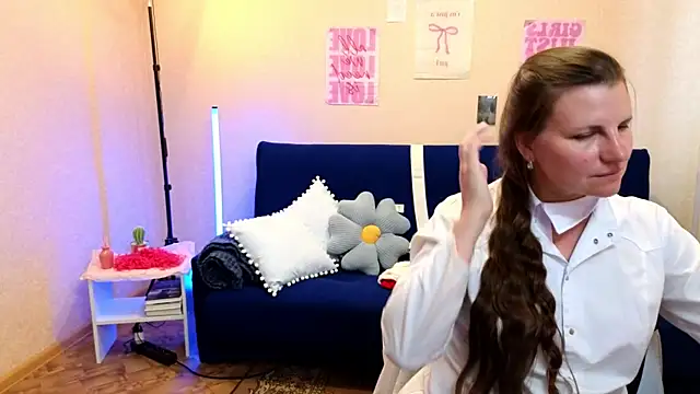 Mirabelle_Velvet Adlı Modelin Canlı XXX Sohbeti