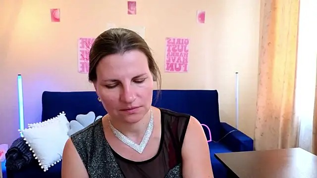 دردشة Mirabelle_Velvet الجنسية المباشرة