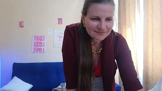 Chat XXX ao vivo de Mirabelle_Velvet