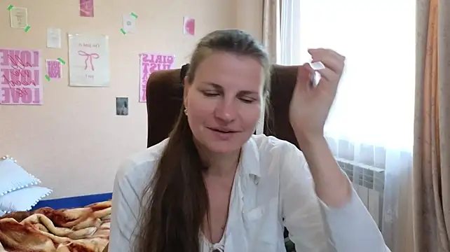 Mirabelle_Velvet webcam show