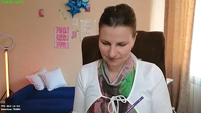 XXX chat uživo modela Mirabelle_Velvet
