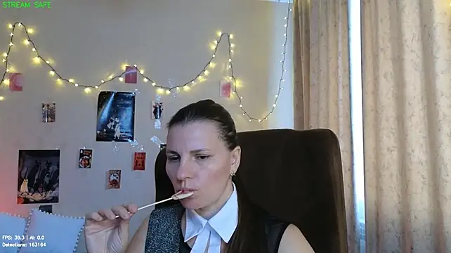 Mirabelle_Velvet Chat XXX in diretta