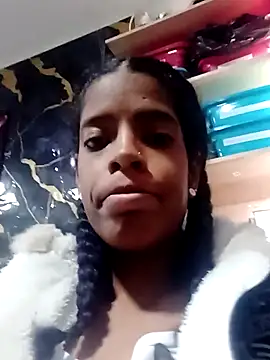 הופעת וובקאם של thianahorny