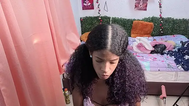 thianahorny Adlı Modelin Web Kamerası Şovu