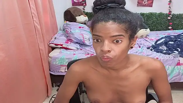 thianahorny Show in webcam