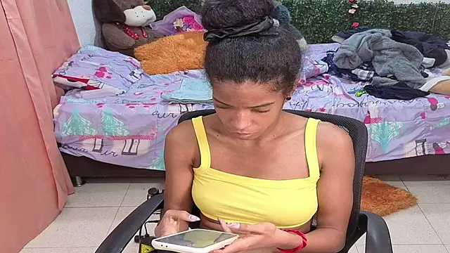 thianahorny Adlı Modelin Web Kamerası Şovu