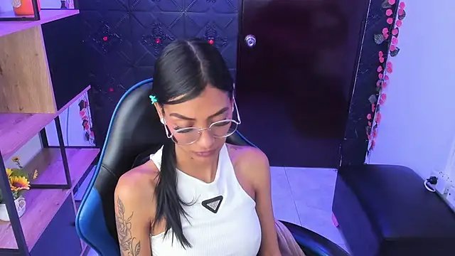 دردشة KarlaSlutSkinny__ الجنسية المباشرة