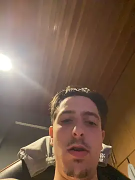 Show modela Asimako na web-kameri