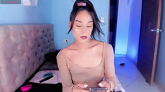 SWEETT_KYLIEn Webbikameraesitys