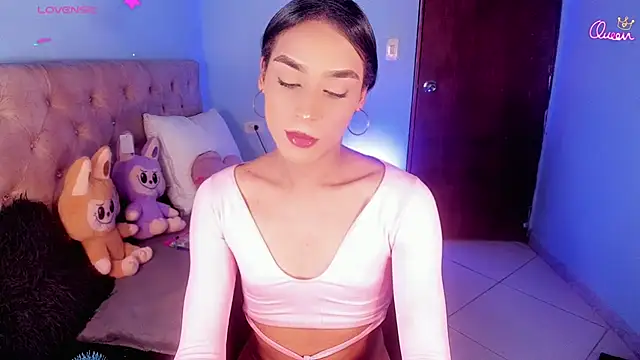 SWEETT_KYLIE: διαδικτυακό σόου στην κάμερα