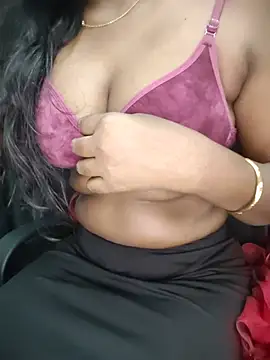 Show modela Tamilmallu-duskygirl03 na web-kameri