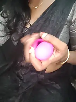 Tamilmallu-duskygirl03 Adlı Modelin Canlı XXX Sohbeti