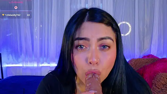 Victoria_J's Webcam Show