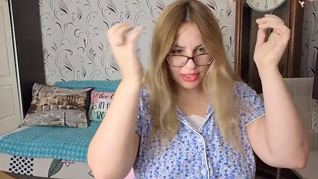 دردشة Passion-Blondy الجنسية المباشرة
