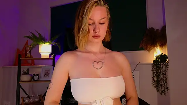 ClaireMathis Webcam-Show