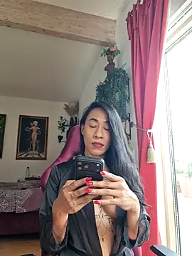 bianca_bellamy Show in webcam