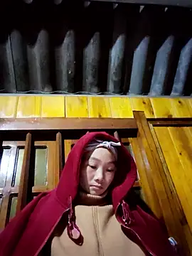 gio-thu's Live Sex Cam Show