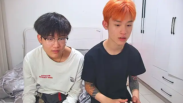 KK-cuteboy webcam show