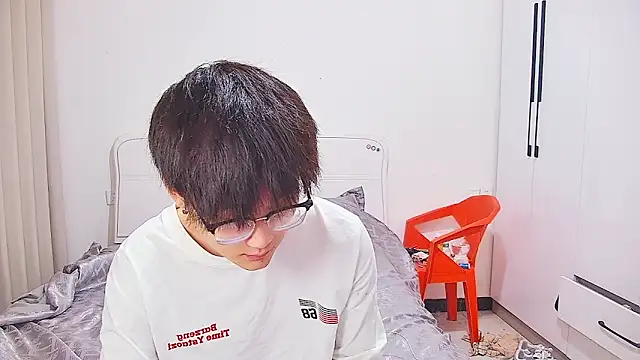 KK-cuteboy 在線直播表演