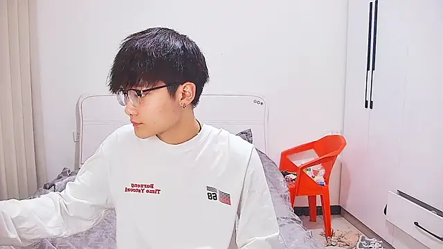 KK-cuteboy Show Webcam