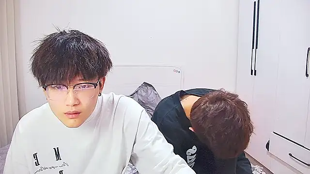 KK-cuteboy Webcam show
