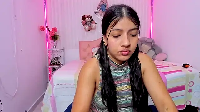 zara_cute Adlı Modelin Canlı XXX Sohbeti