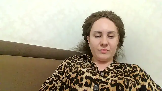 MeadowEyes Chat XXX in diretta