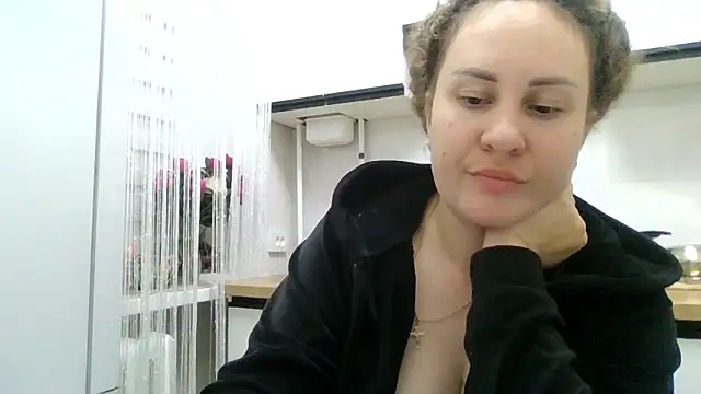 Chat +18 de MeadowEyes ao vivo