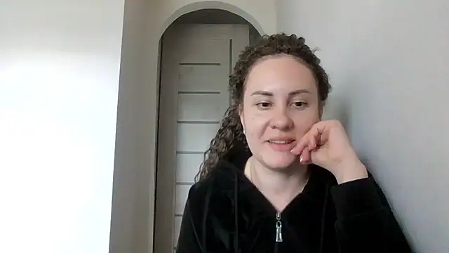 دردشة MeadowEyes الجنسية المباشرة