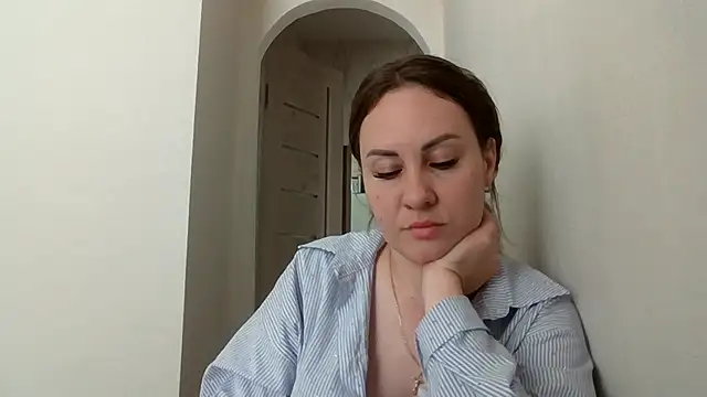 MeadowEyes' Live XXX Chat