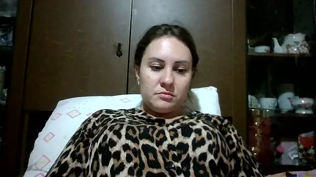 دردشة MeadowEyes الجنسية المباشرة