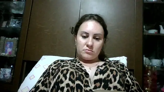 MeadowEyes Chat XXX in diretta