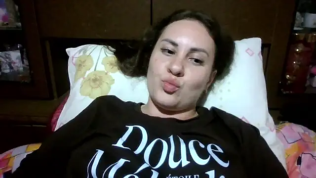 MeadowEyes' Live XXX Chat