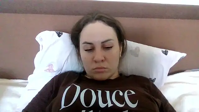 دردشة MeadowEyes الجنسية المباشرة