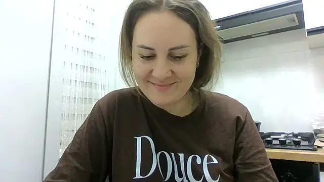 XXX chat uživo modela MeadowEyes
