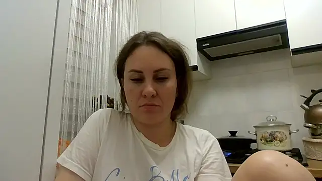 Chat +18 de MeadowEyes ao vivo